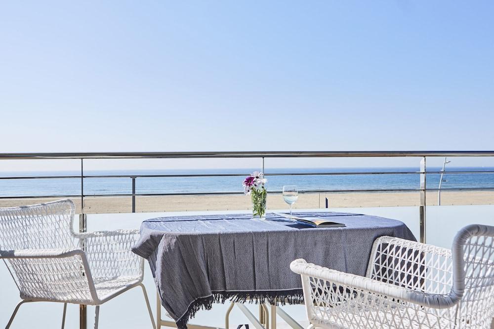 Casa Petit Bateau Be My Guest Castelldefels Apartment Ngoại thất bức ảnh